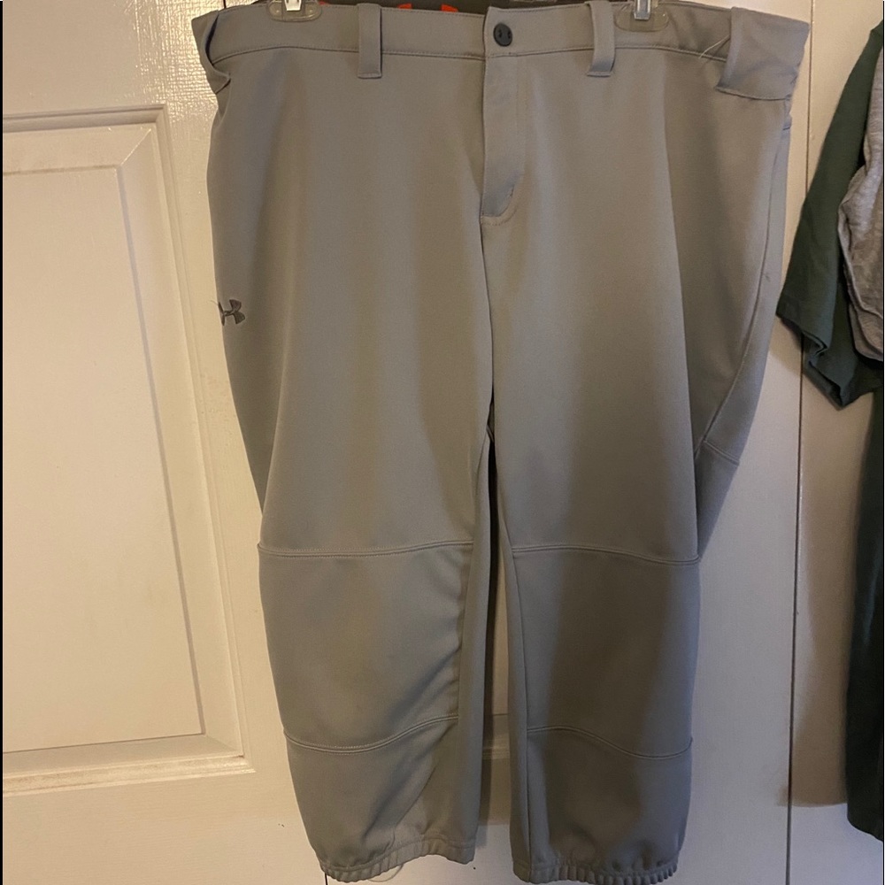 Under Armor Grey Girls Calf Length Ball Pants